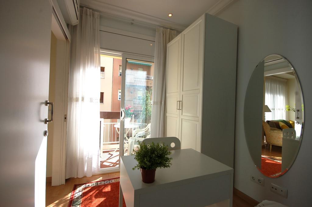 Lets Holidays Centric Apartment In Барселона Номер фото