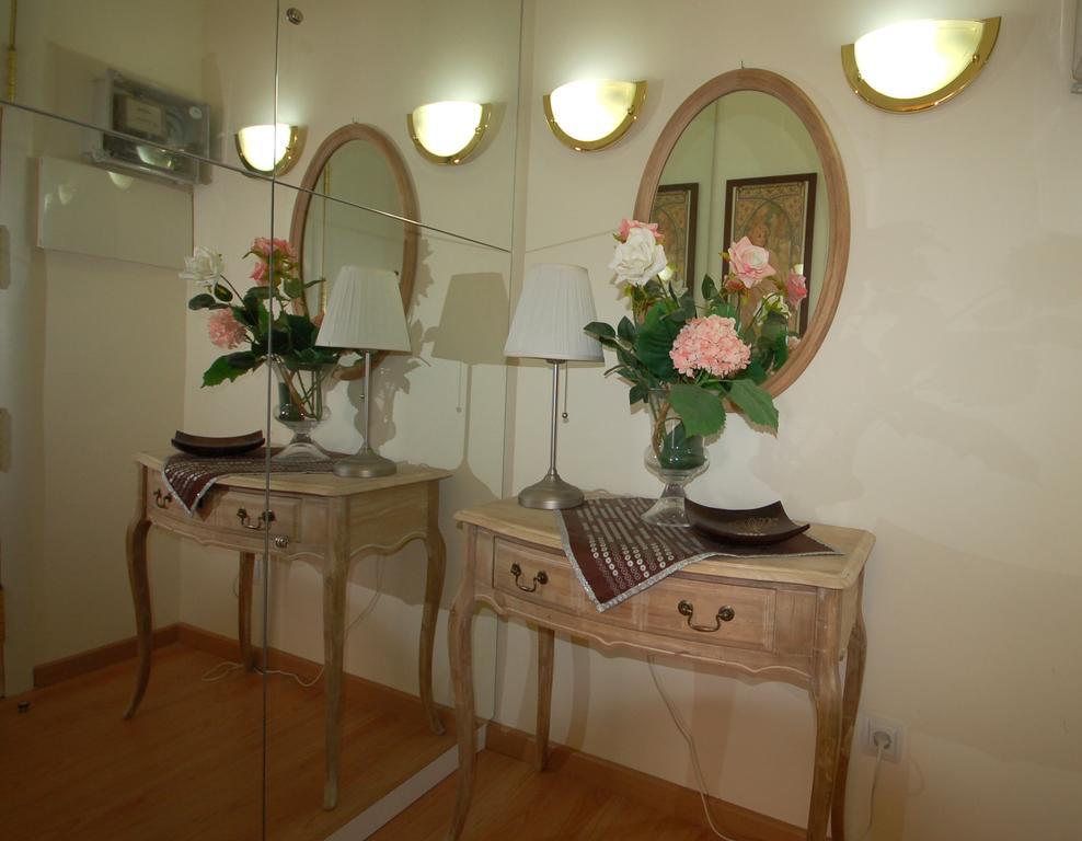 Lets Holidays Centric Apartment In Барселона Номер фото