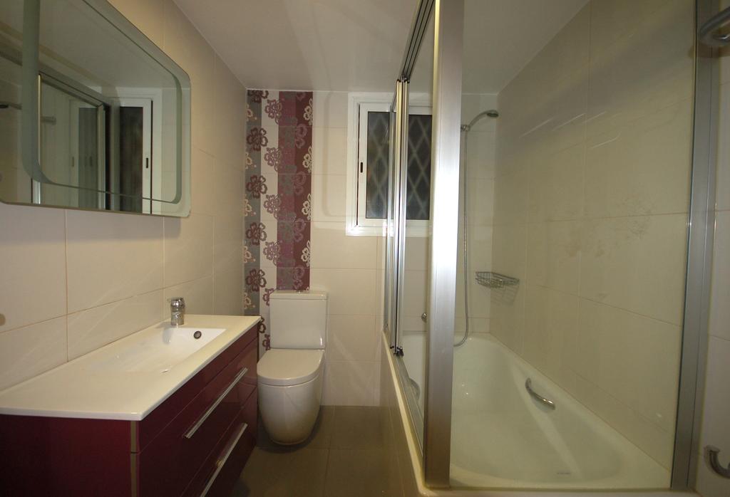Lets Holidays Centric Apartment In Барселона Номер фото
