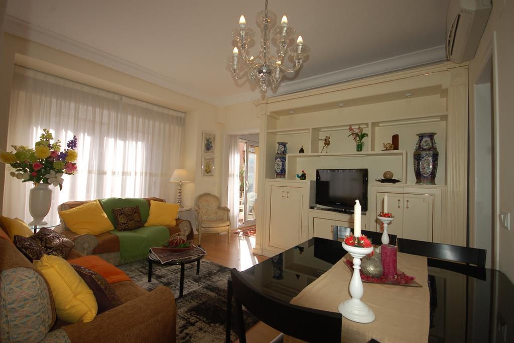 Lets Holidays Centric Apartment In Барселона Номер фото