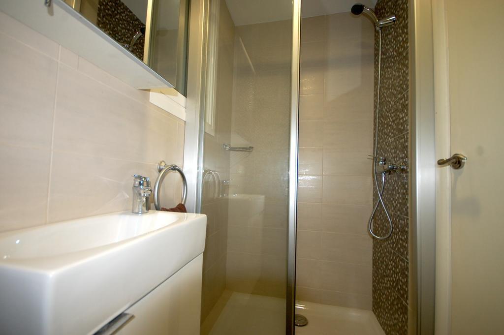 Lets Holidays Centric Apartment In Барселона Номер фото